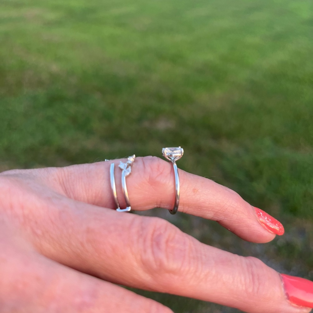 14 k white gold 1 carat oval diamond and Ring enhancer in Beautiful Moissanite! - Picture 6 of 13